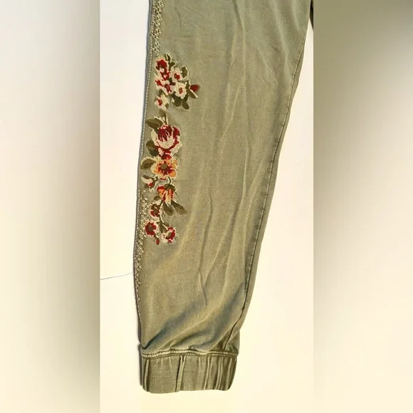 Sundance Olive Green Embroidered Floral Soft Versatile Joggers - Picture 8 of 8